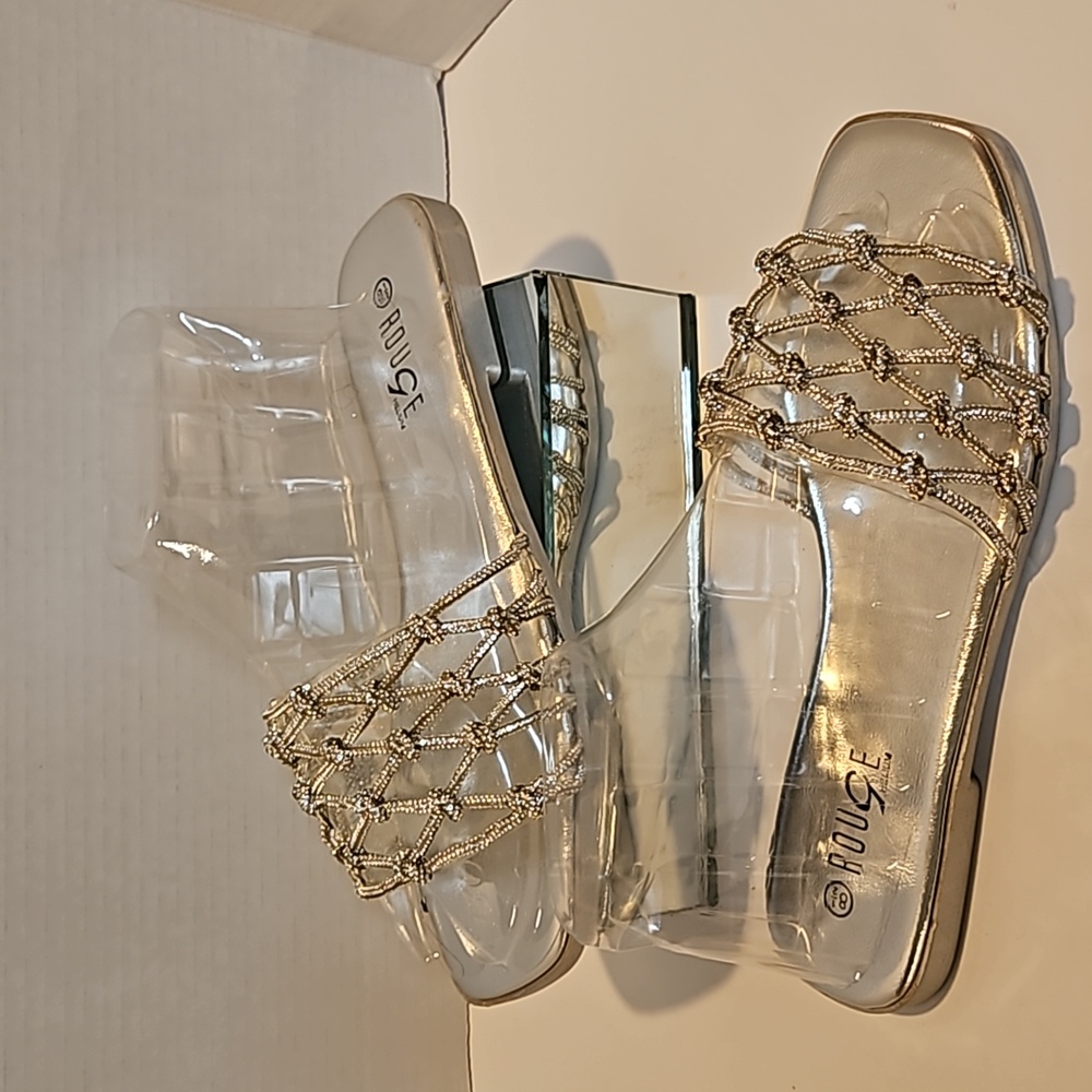 (NWT) ROUGE SILVER SANDALS